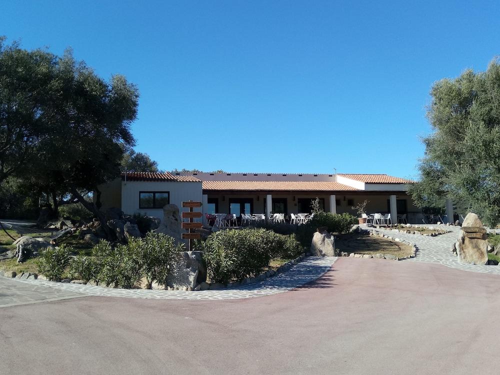 בית הארחה סנט אנטוניו די גאלורו 	Liscia Country Relais מראה חיצוני תמונה